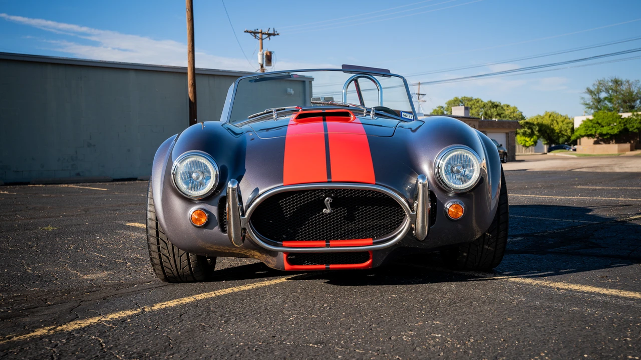 Shelby Cobra Replica - Image 4 of 31