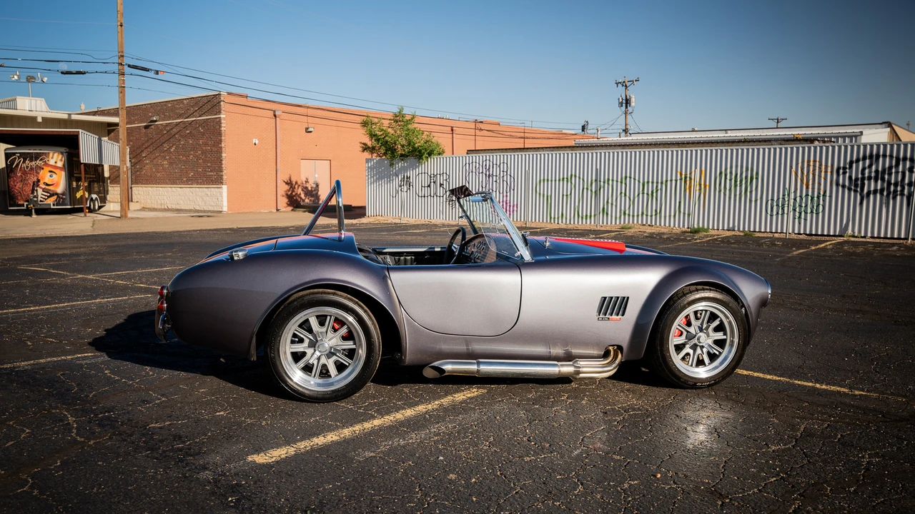 Shelby Cobra Replica - Image 13 of 31