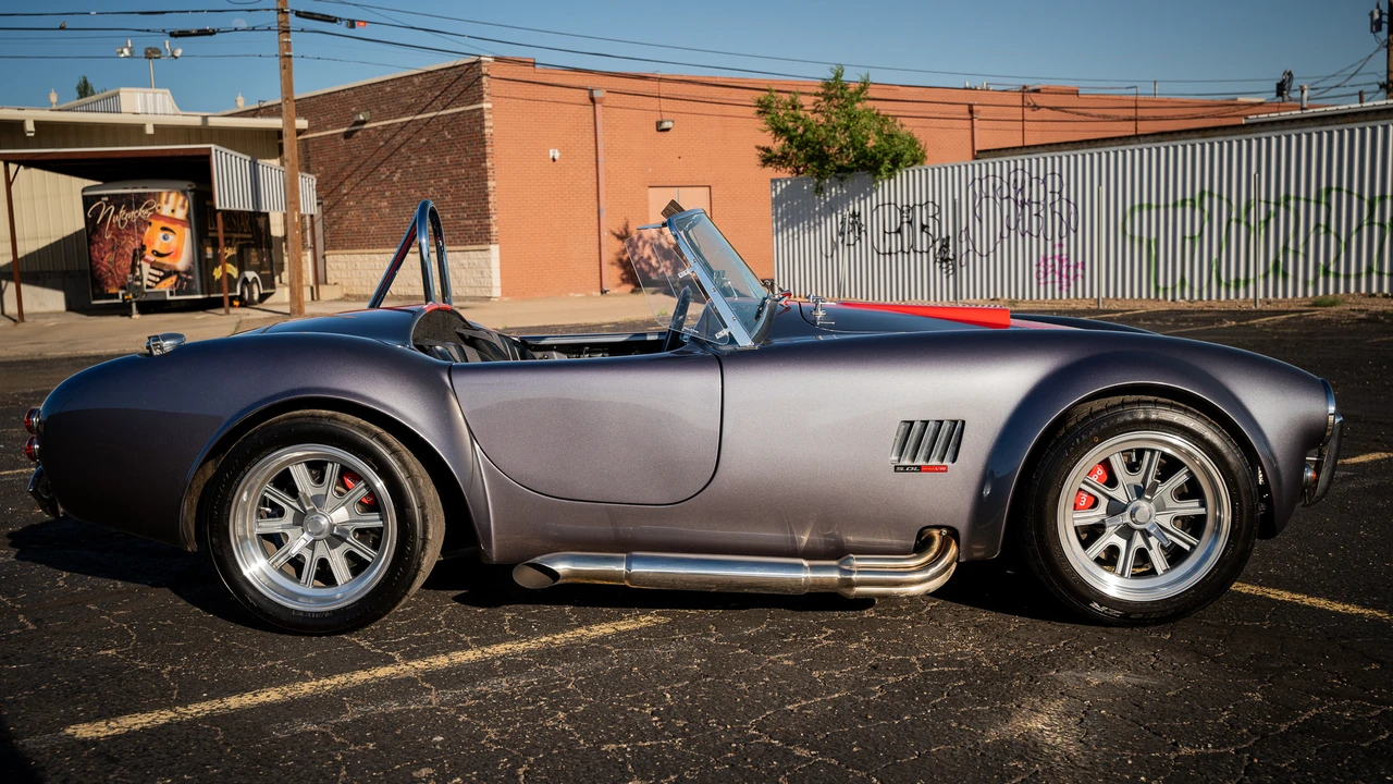 Shelby Cobra Replica - Image 12 of 31