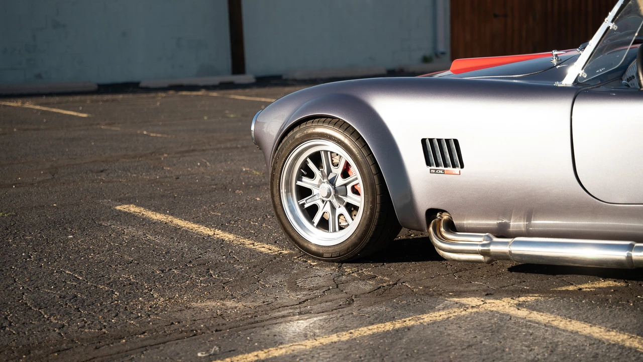 Shelby Cobra Replica - Image 30 of 31