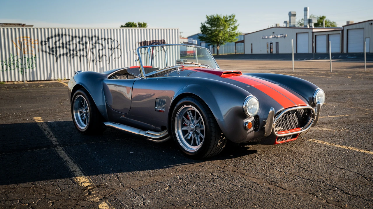 Shelby Cobra Replica - Image 6 of 31