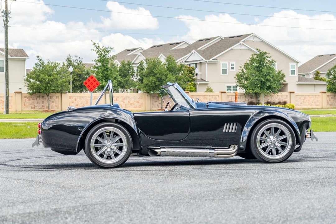 Shelby Cobra Replica - Image 7 of 31