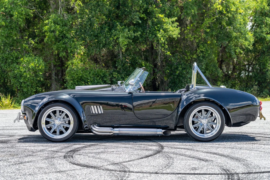 Shelby Cobra Replica - Image 13 of 31