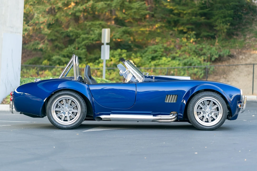 Shelby Cobra Replica - Image 3 of 31