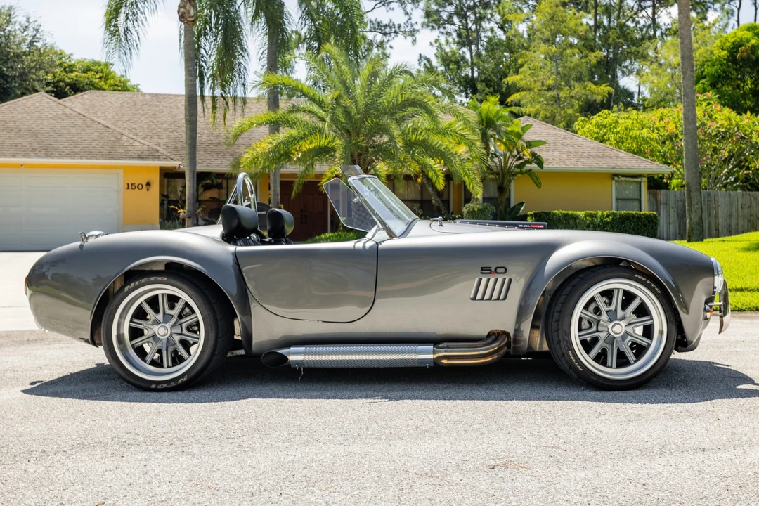 Shelby Cobra Replica - Image 8 of 31