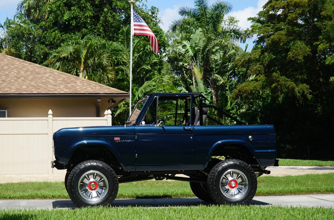 Ford Bronco 1st Gen - Image 2 of 31