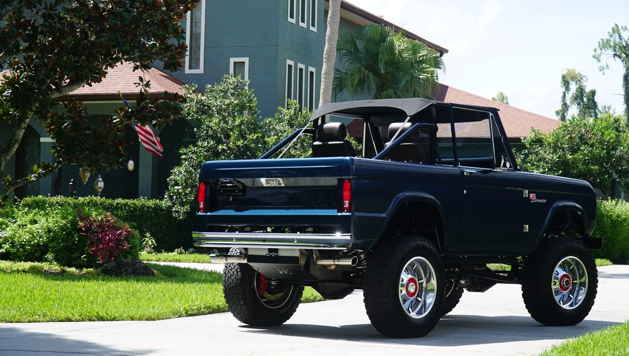 Ford Bronco 1st Gen - Image 23 of 31
