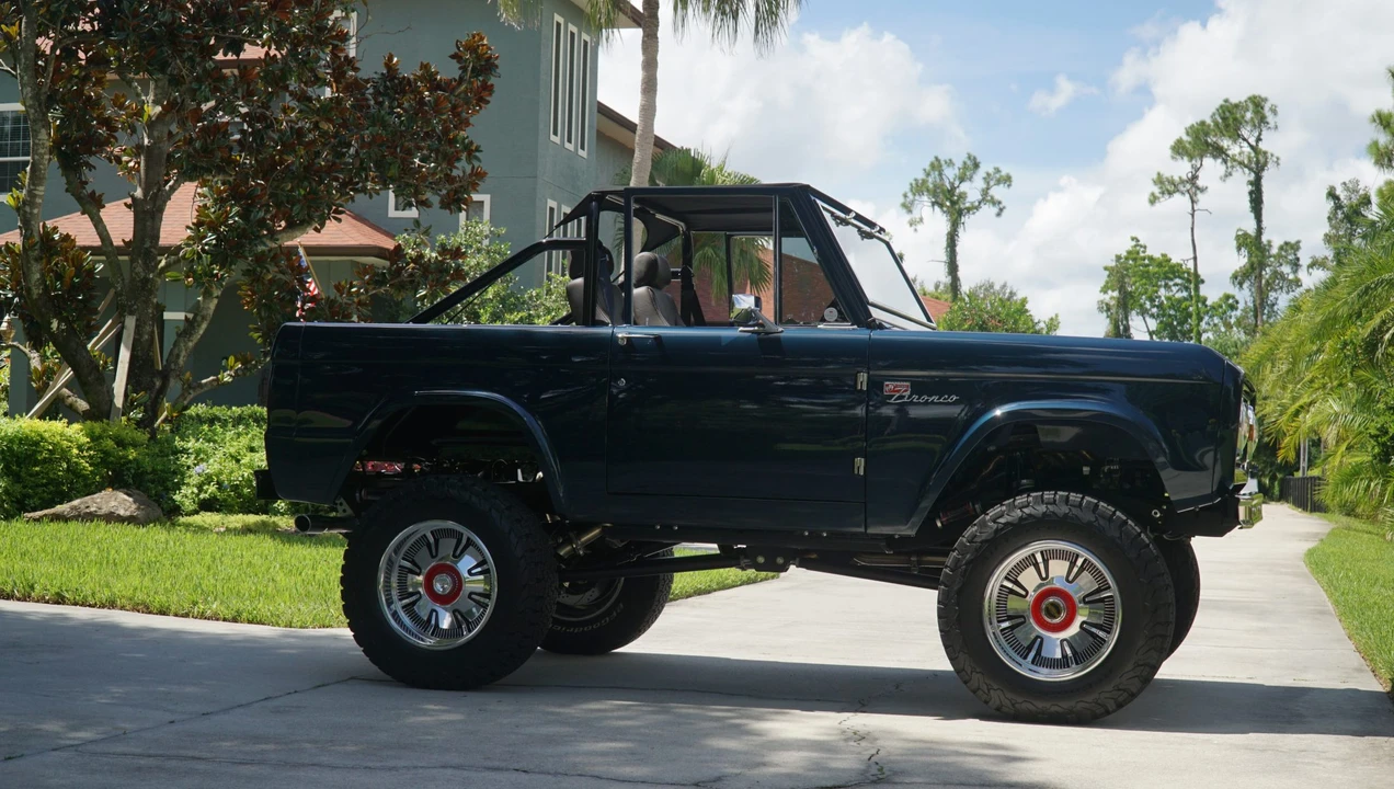 Ford Bronco 1st Gen - Image 21 of 31