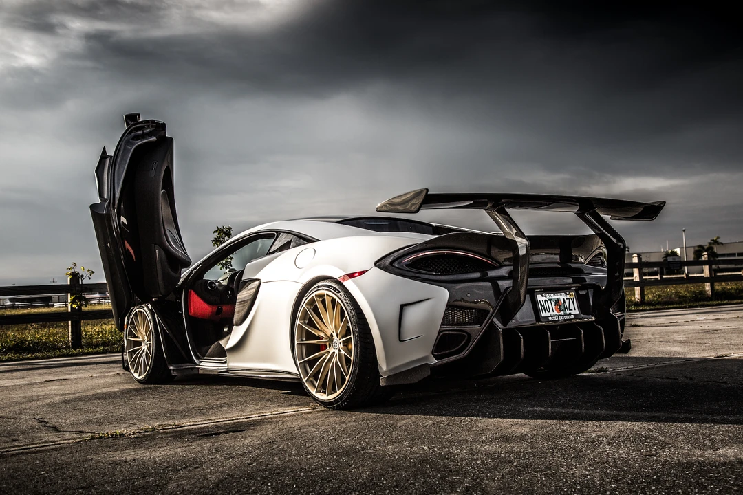 2016 McLaren 570S - Image 2 of 7