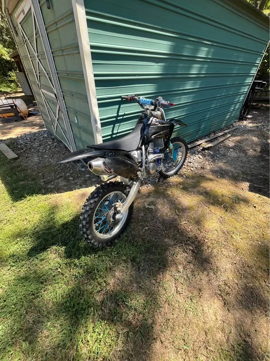 Honda CRF - Image 3 of 3