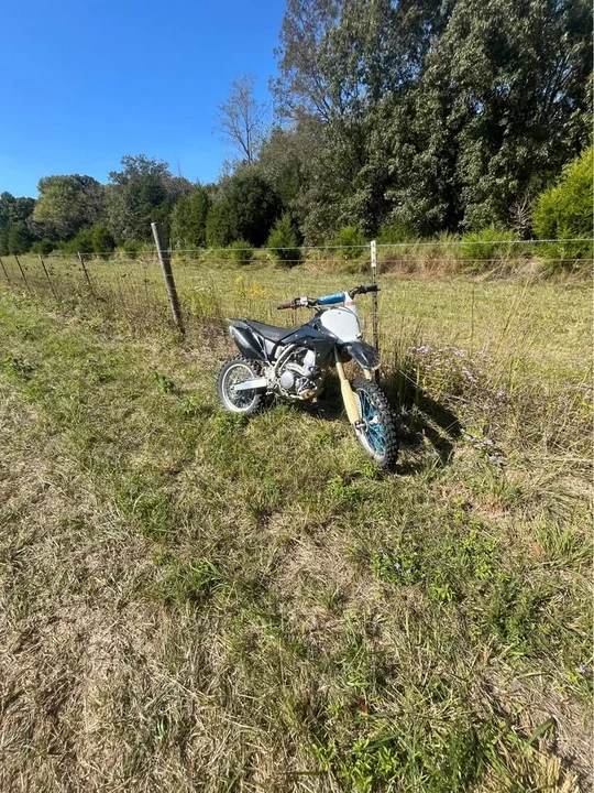 Honda CRF - Image 2 of 3
