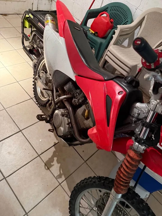 Honda CRF - Image 2 of 2