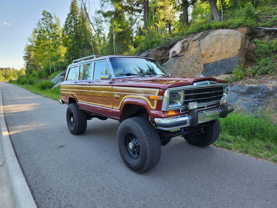 1986 Jeep SJ Grand Wagoneer - Image 2 of 31