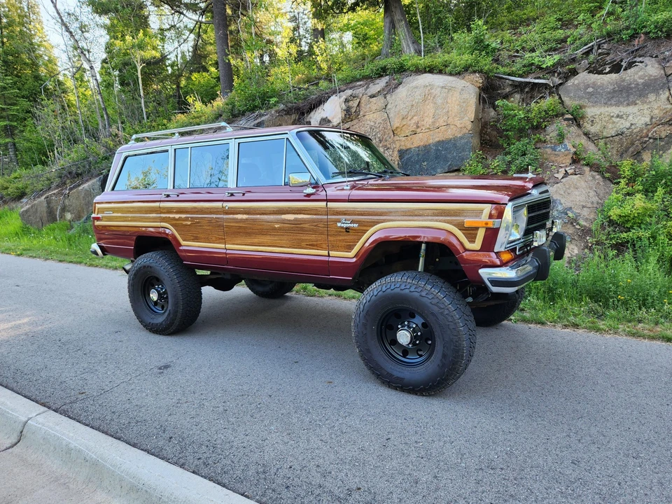 1986 Jeep SJ Grand Wagoneer - Image 4 of 31