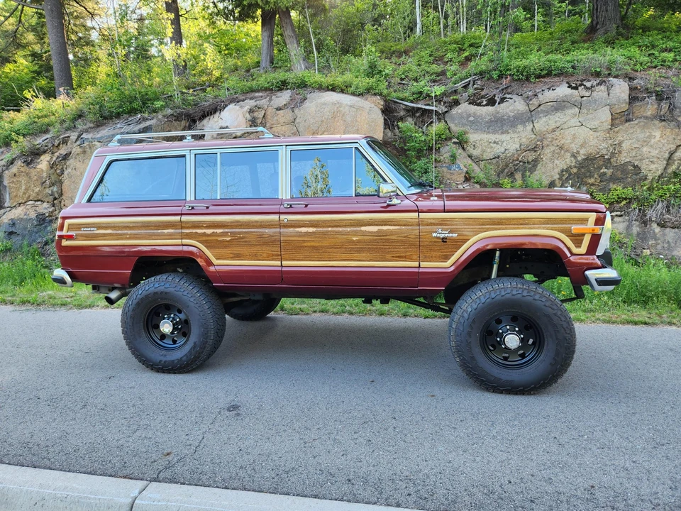 1986 Jeep SJ Grand Wagoneer - Image 5 of 31
