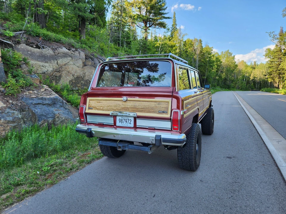1986 Jeep SJ Grand Wagoneer - Image 8 of 31