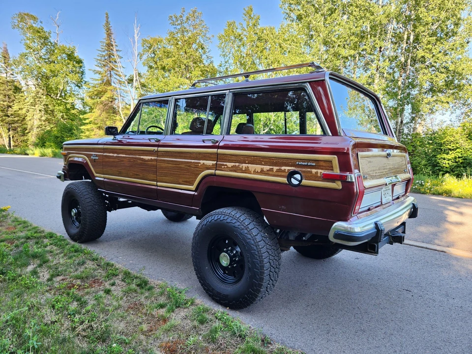 1986 Jeep SJ Grand Wagoneer - Image 11 of 31