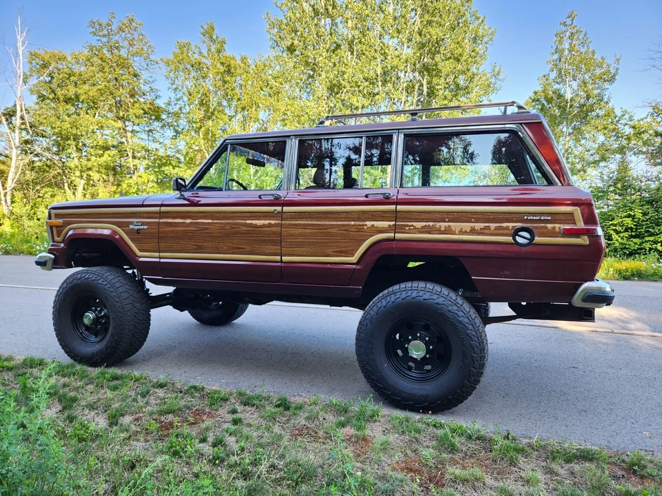 1986 Jeep SJ Grand Wagoneer - Image 12 of 31