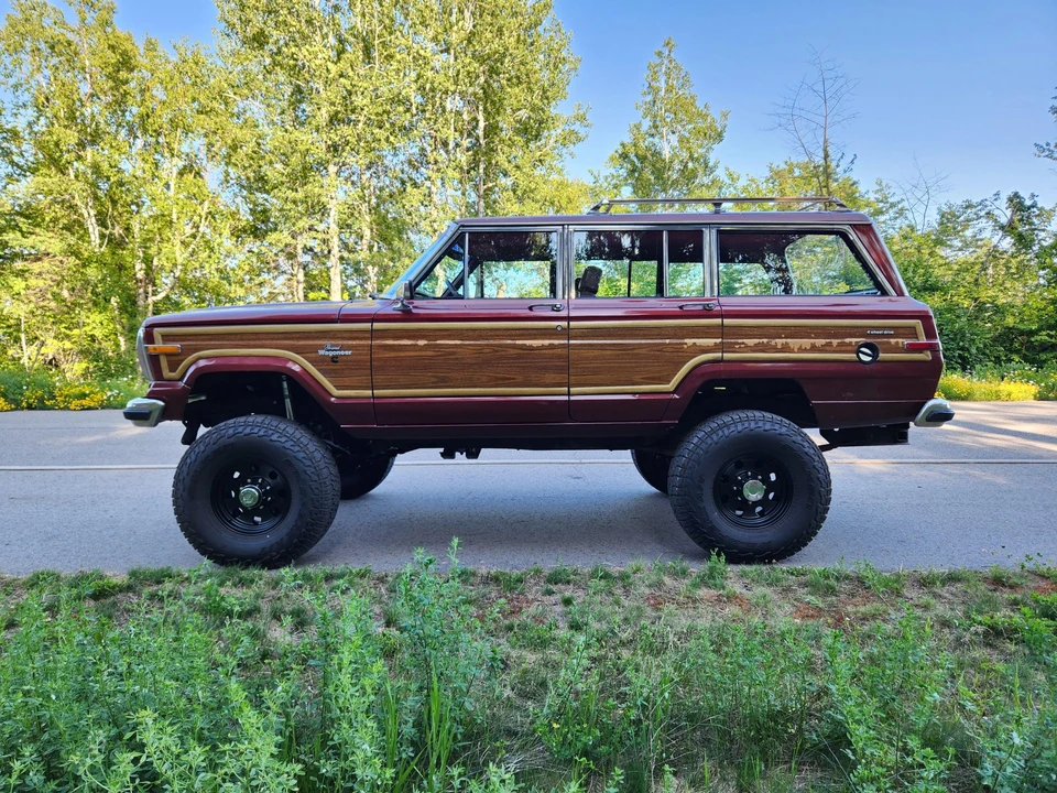 1986 Jeep SJ Grand Wagoneer - Image 13 of 31