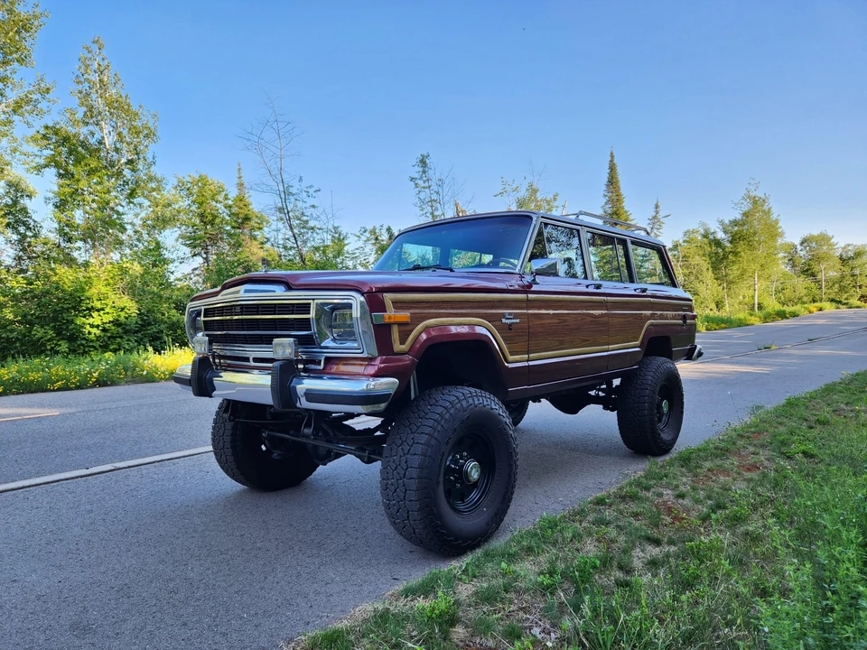 1986 Jeep SJ Grand Wagoneer - Image 15 of 31