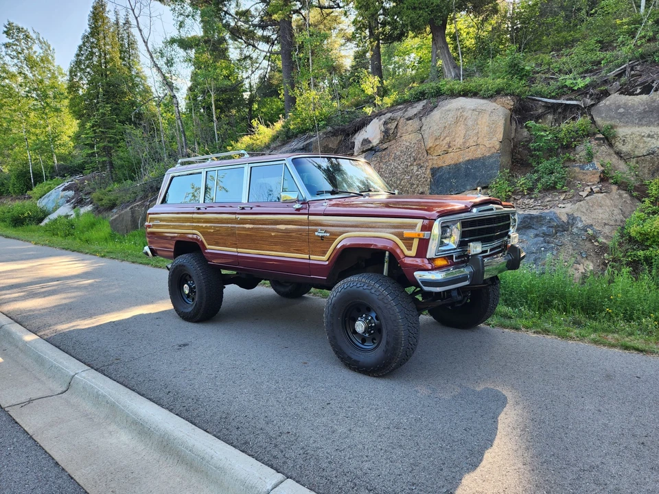 1986 Jeep SJ Grand Wagoneer - Image 3 of 31