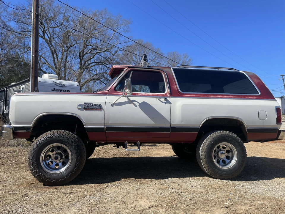 1987 Dodge Ramcharger - Image 5 of 31