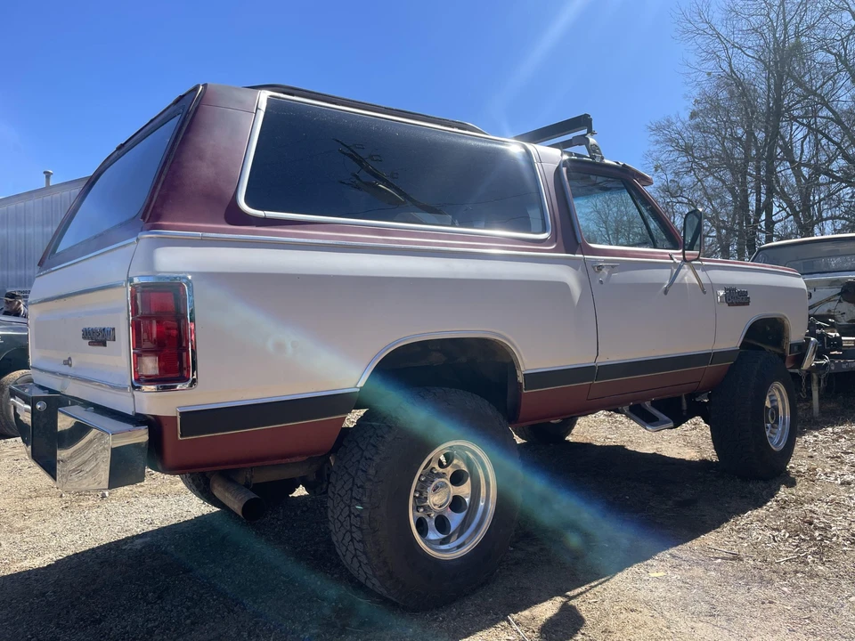 1987 Dodge Ramcharger - Image 8 of 31