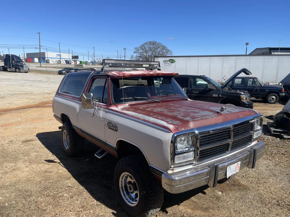 1987 Dodge Ramcharger - Image 10 of 31