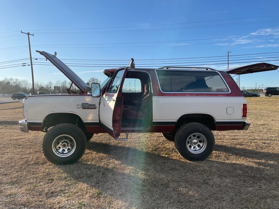 1987 Dodge Ramcharger - Image 18 of 31