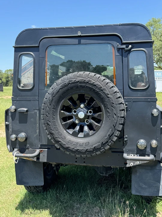 1995 Land Rover Defender 110 - Image 15 of 31