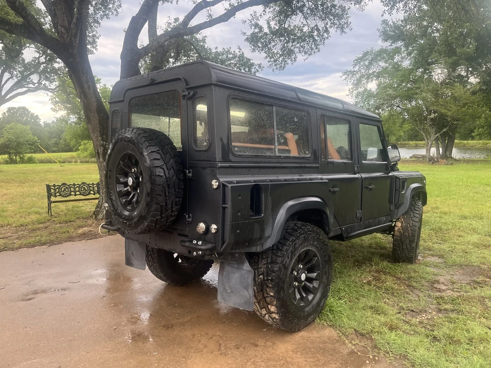 1995 Land Rover Defender 110 - Image 5 of 31