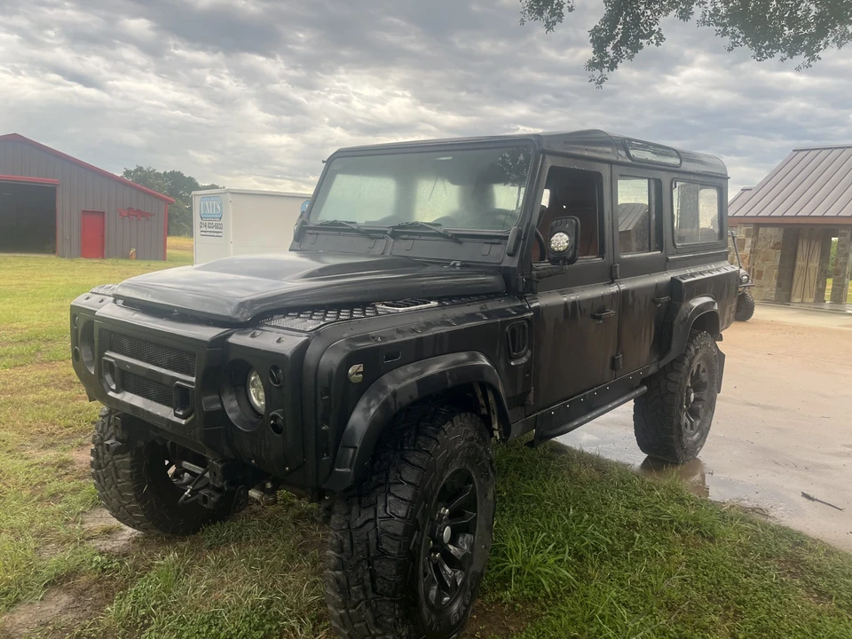 1995 Land Rover Defender 110 - Image 2 of 31