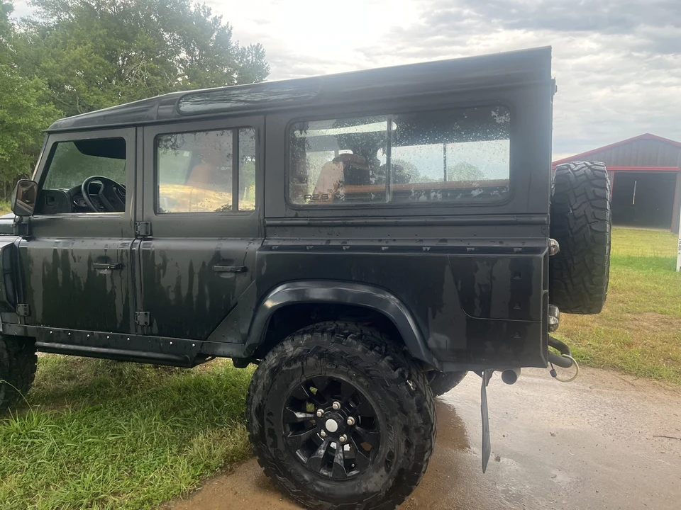 1995 Land Rover Defender 110 - Image 17 of 31