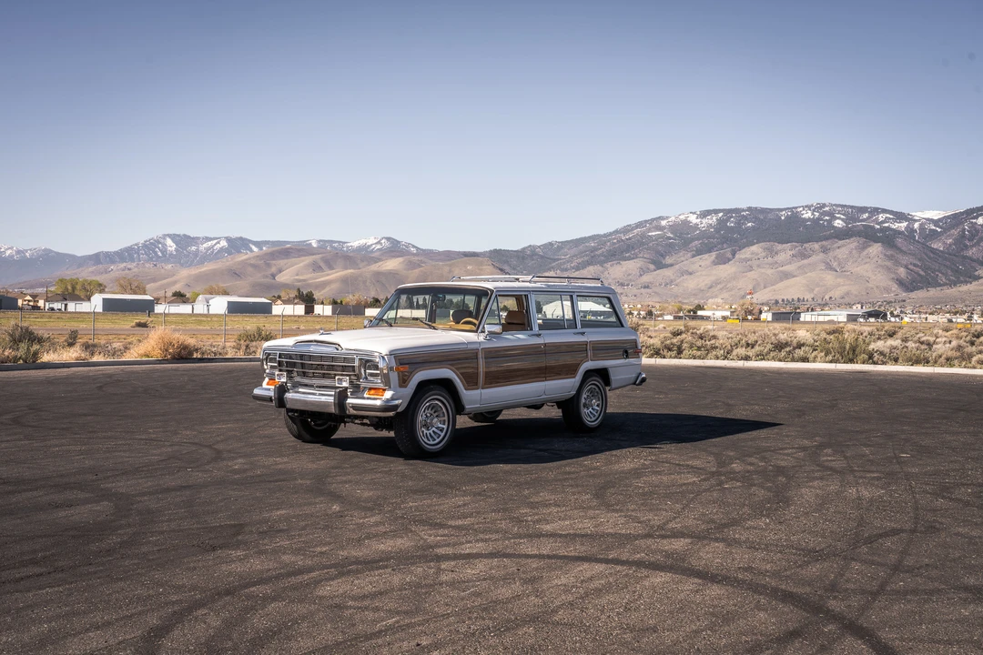 1988 Jeep SJ Grand Wagoneer - Image 2 of 31