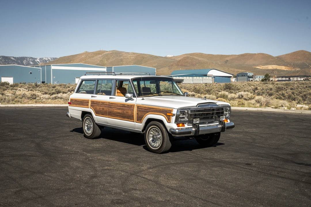 1988 Jeep SJ Grand Wagoneer - Image 8 of 31