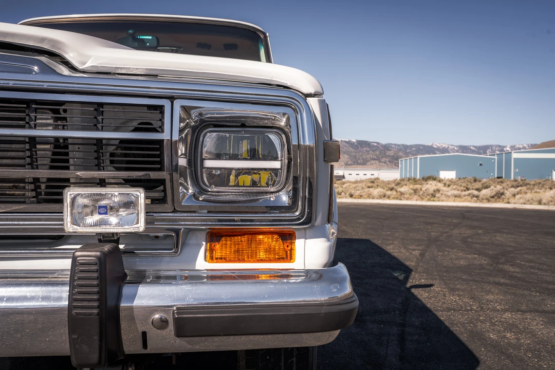 1988 Jeep SJ Grand Wagoneer - Image 18 of 31