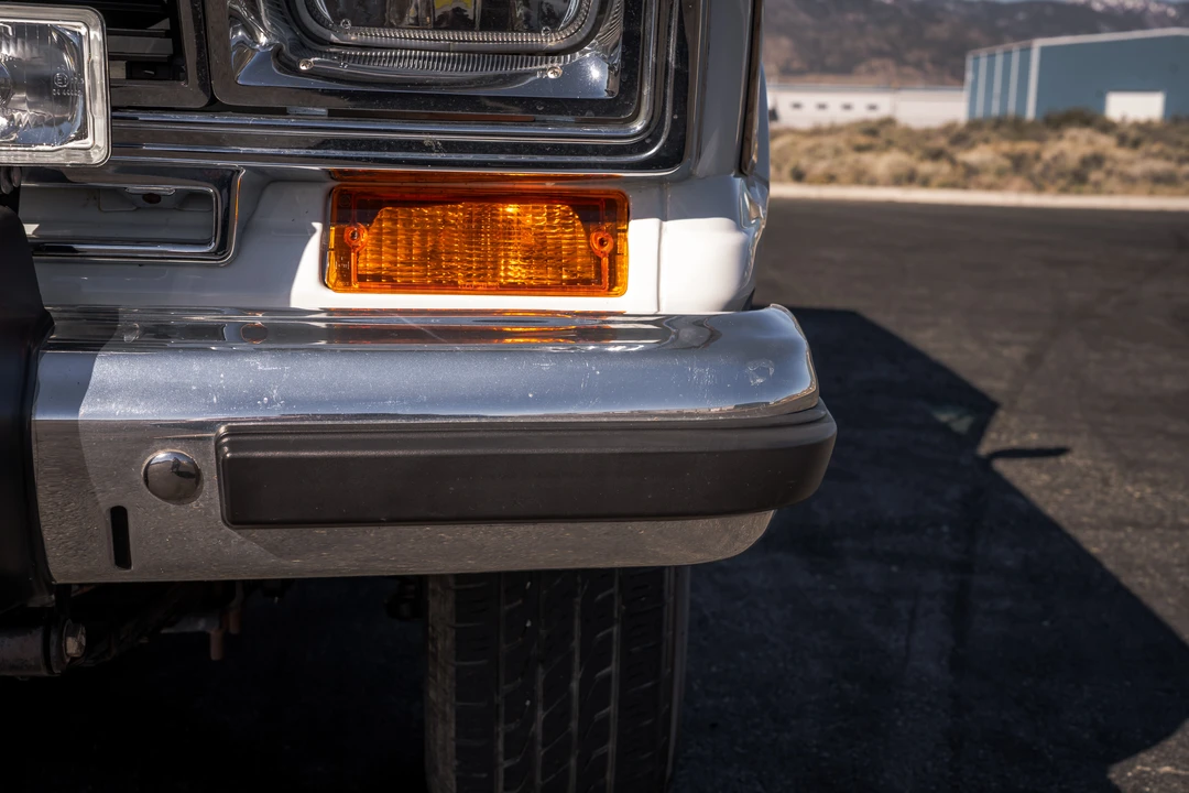1988 Jeep SJ Grand Wagoneer - Image 16 of 31