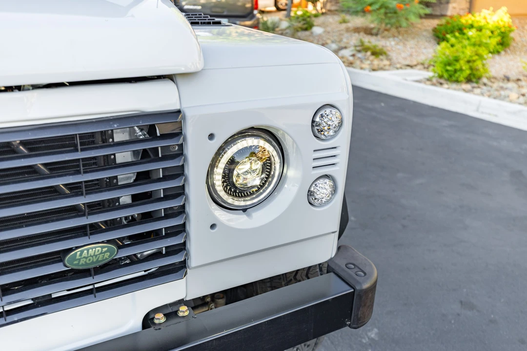 1988 Land Rover Defender 110 - Image 17 of 31