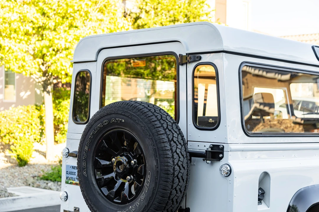1988 Land Rover Defender 110 - Image 25 of 31