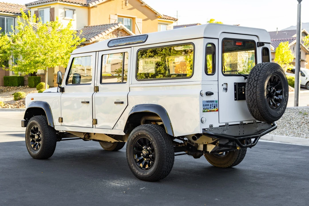 1988 Land Rover Defender 110 - Image 6 of 31