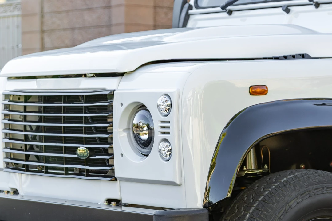 1988 Land Rover Defender 110 - Image 14 of 31