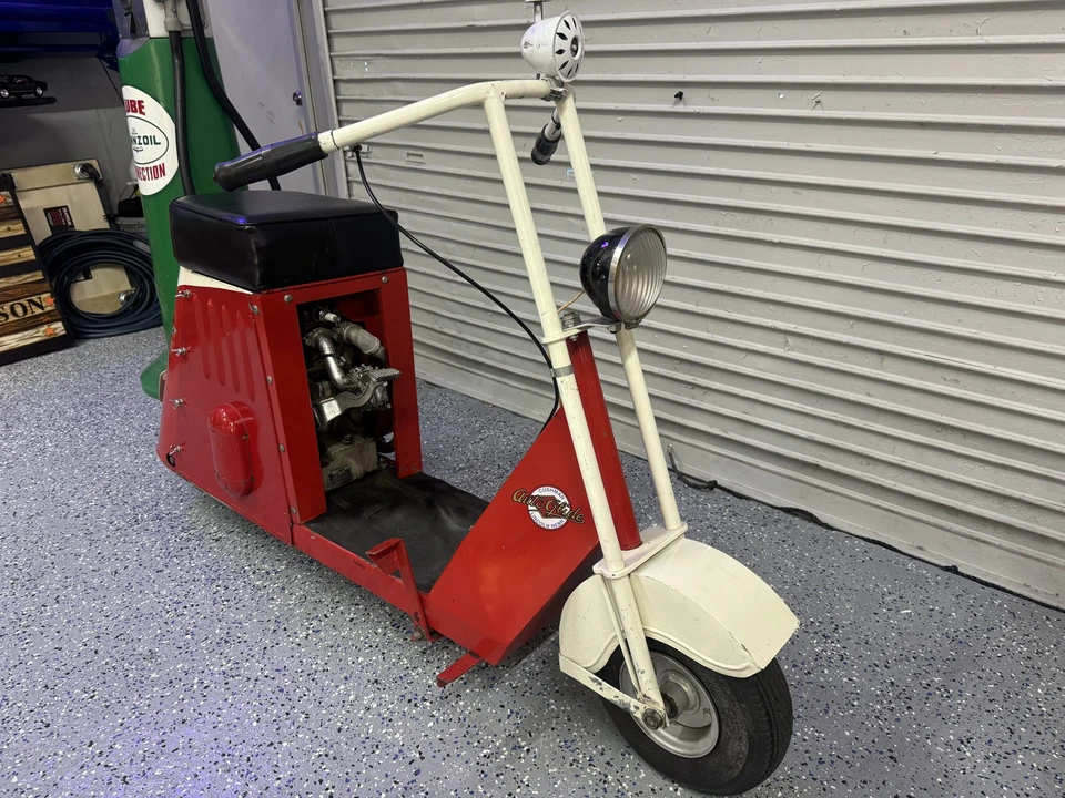Cushman - Image 2 of 31