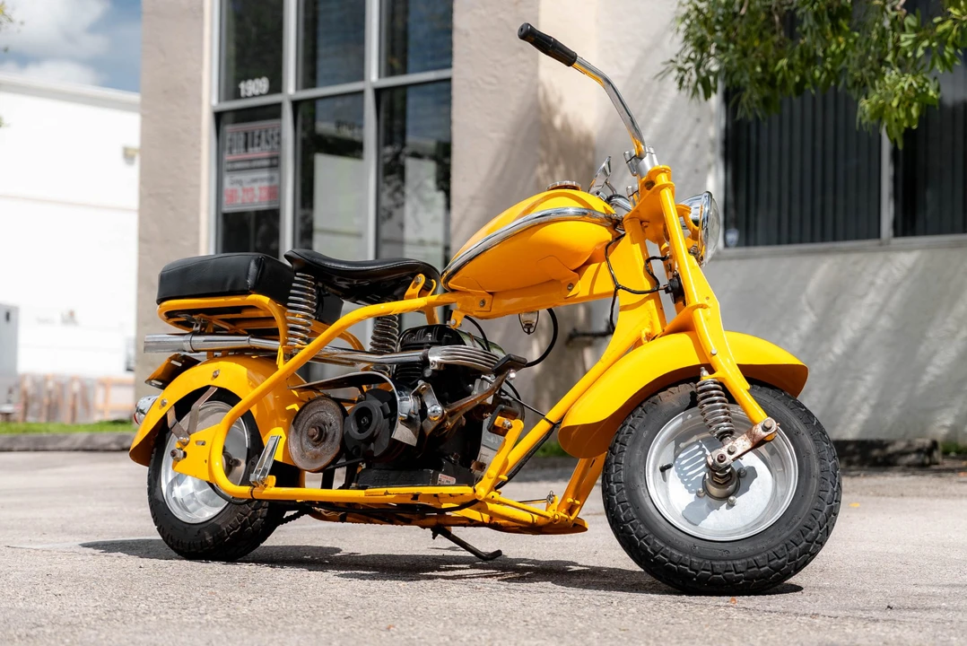Cushman Eagle - Image 2 of 31