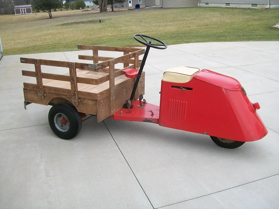 Cushman - Image 3 of 31
