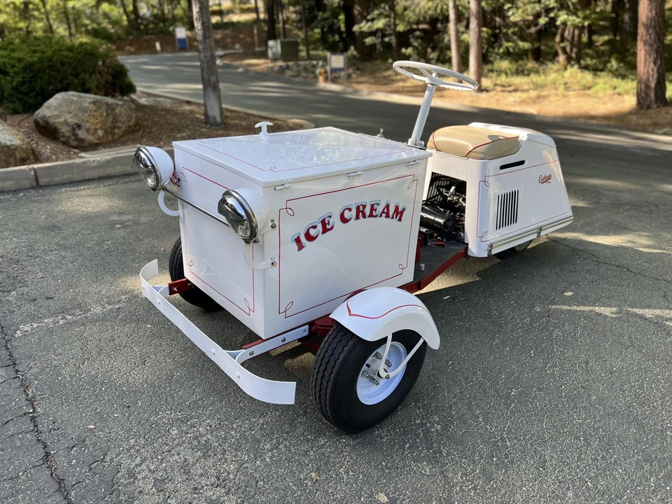 Cushman - Image 4 of 31
