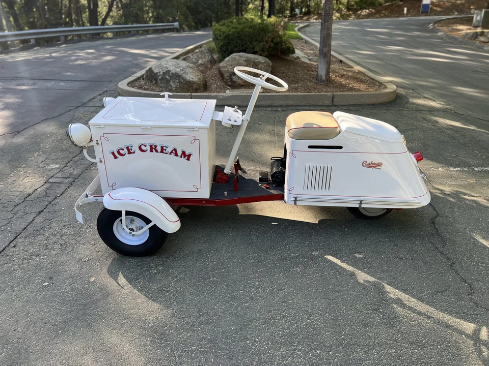 Cushman - Image 2 of 31