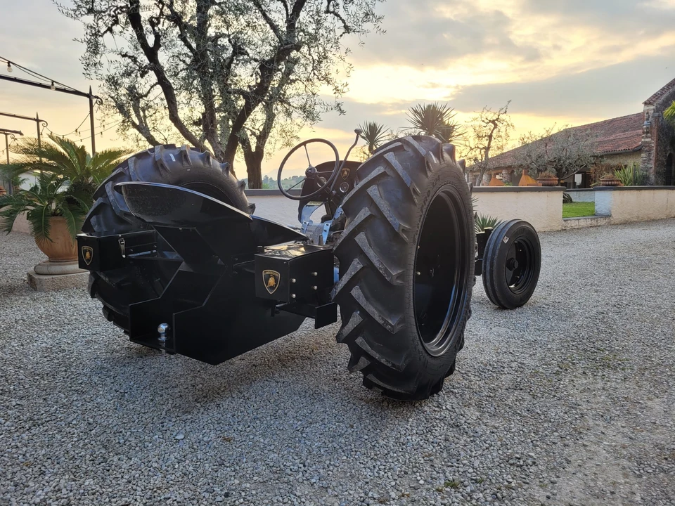 1964 Lamborghini Tractors - Image 29 of 31