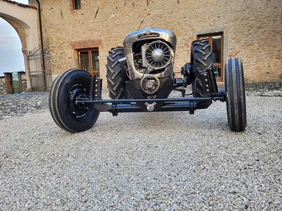 1964 Lamborghini Tractors - Image 2 of 31