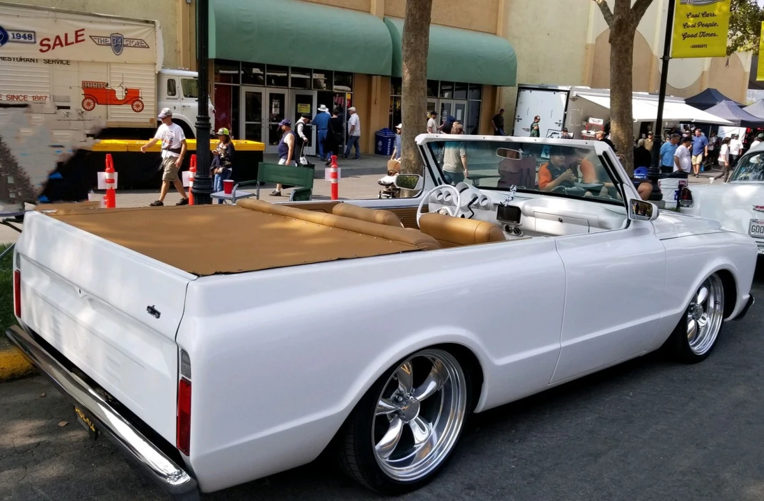 1970 GMC Jimmy 1st Gen - Image 16 of 31