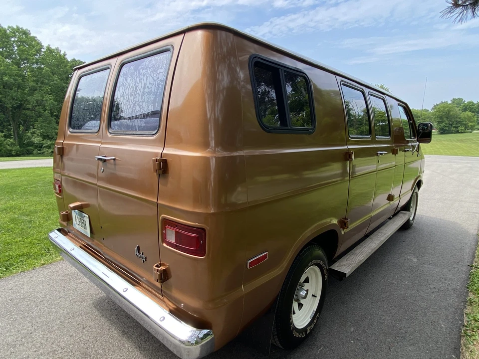 1977 Dodge Ram Van - Image 10 of 31